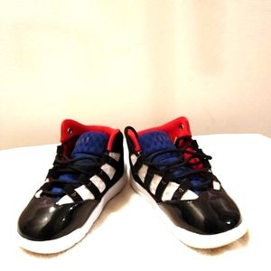 LIKE NWOT TODDLER SIZE 8C JORDAN MAX AURA. ONLY WORN 4x !